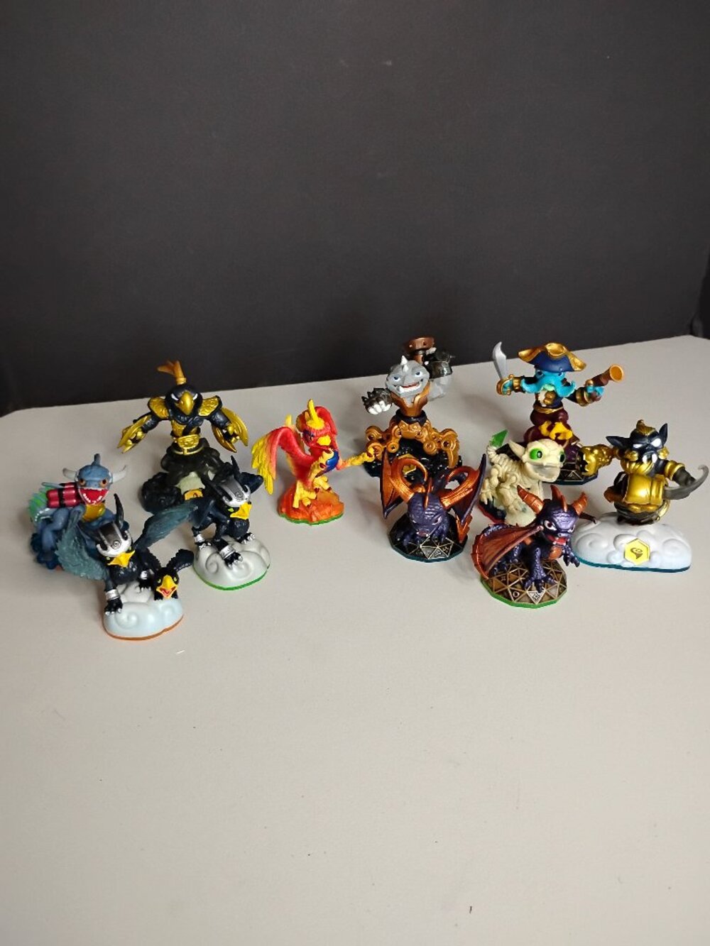 Lot of 11 Skylanders Action Figures by Activision